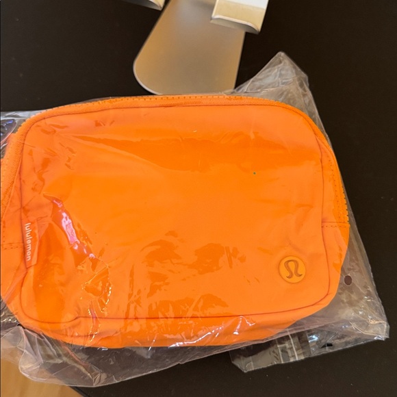 Lululemon Everywhere Belt Bag - Vibrant Orange - Picture 5 of 5